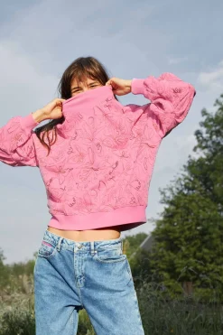 SWEATER><noscript><img width=